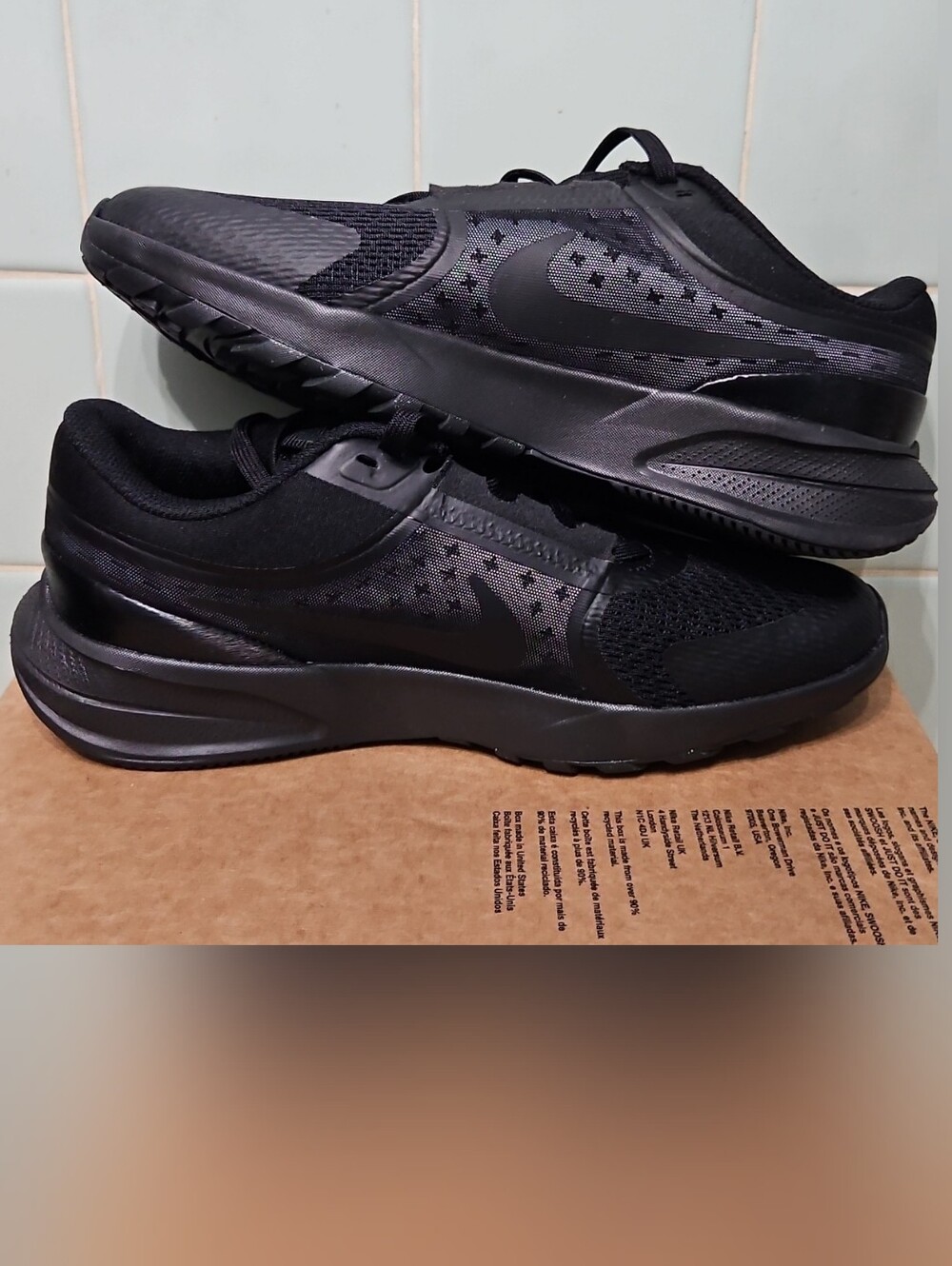Nike Kid's Star Runner 5 Black Athletic Running Sneakers 5.5Y/7 Women